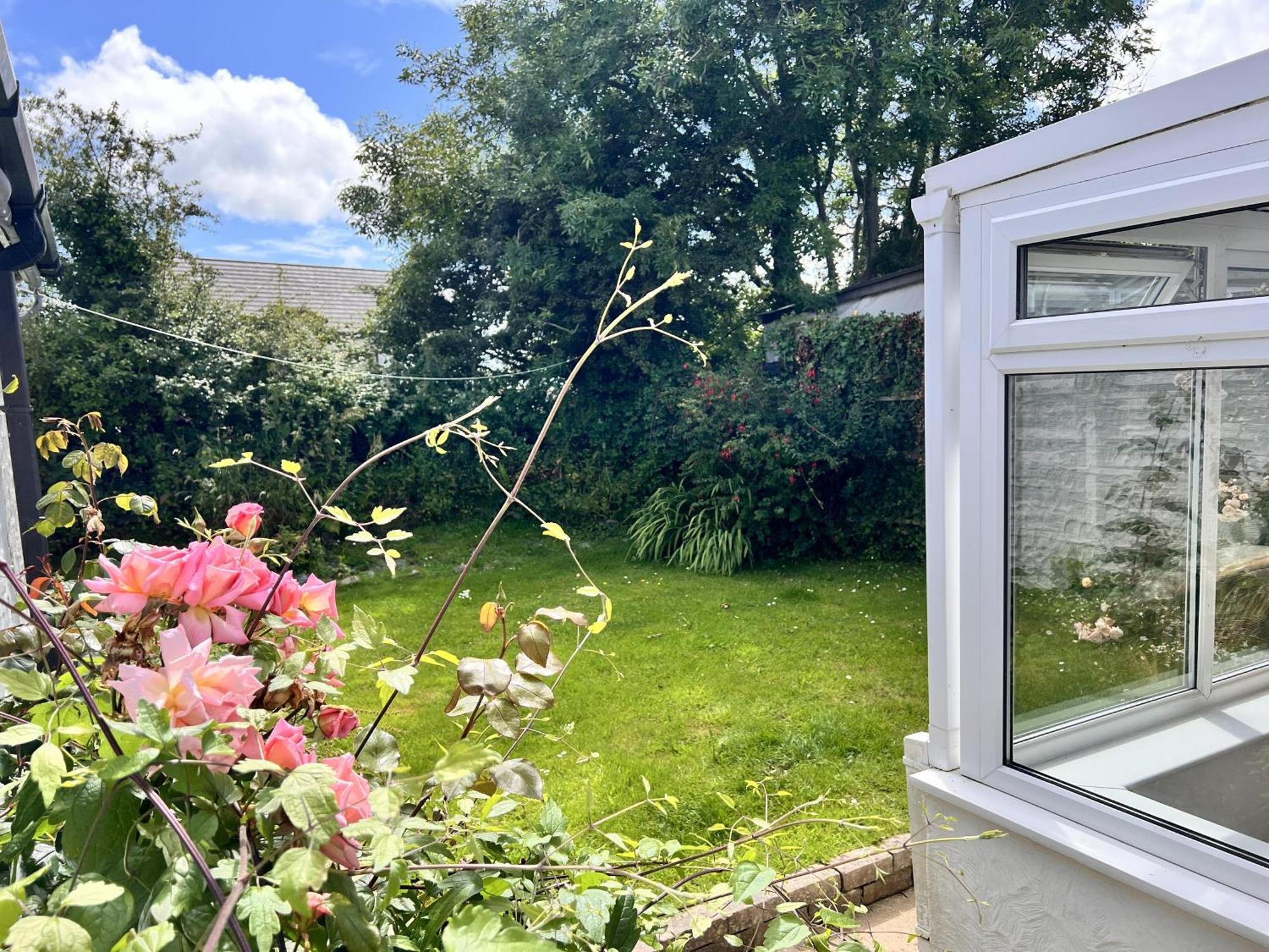 'blue Sky' 2 Bedroom Enclosed Garden Parking Wifi Pentraeth