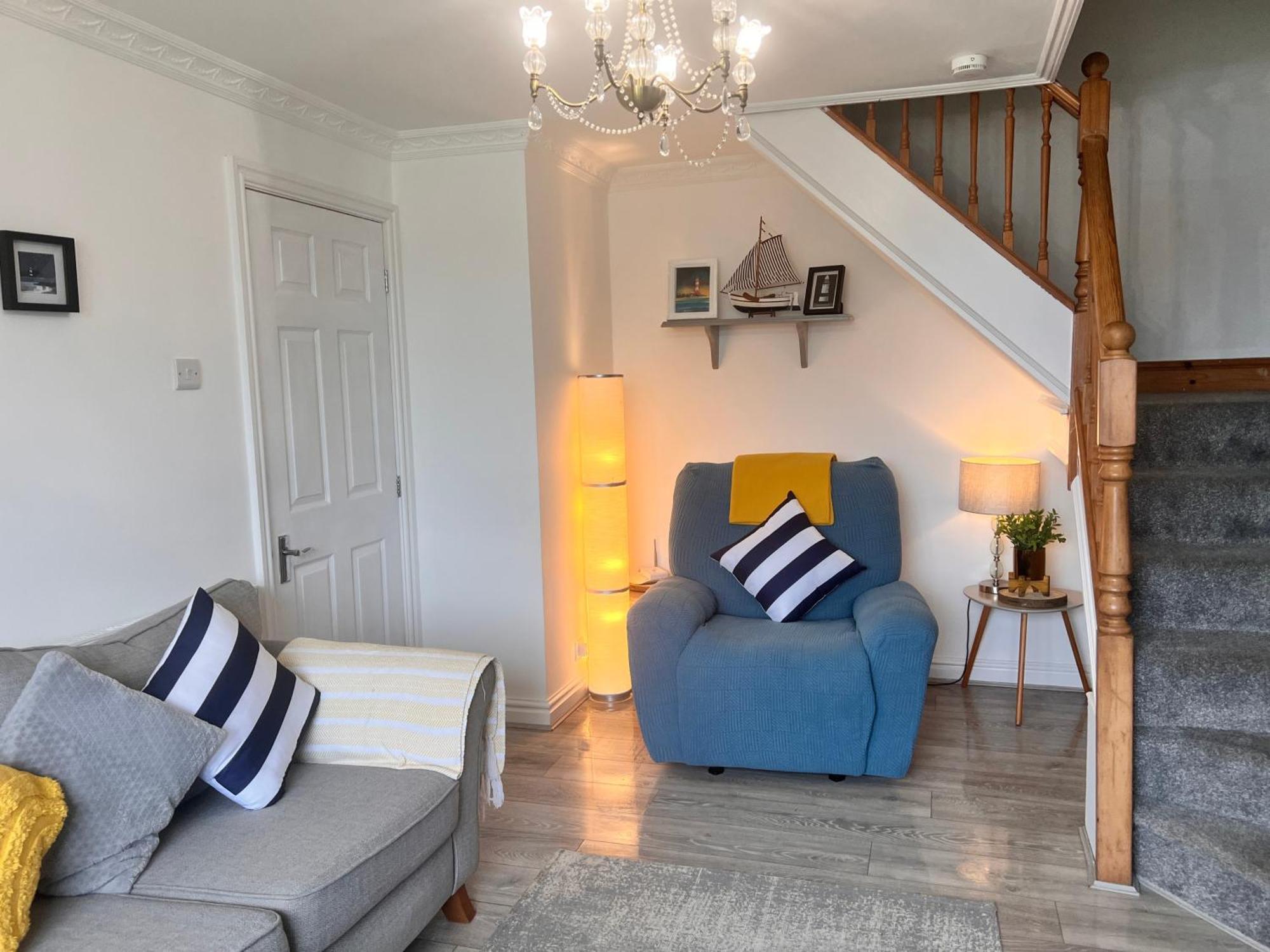 Holiday home 'blue Sky' 2 Bedroom Enclosed Garden Parking Wifi *