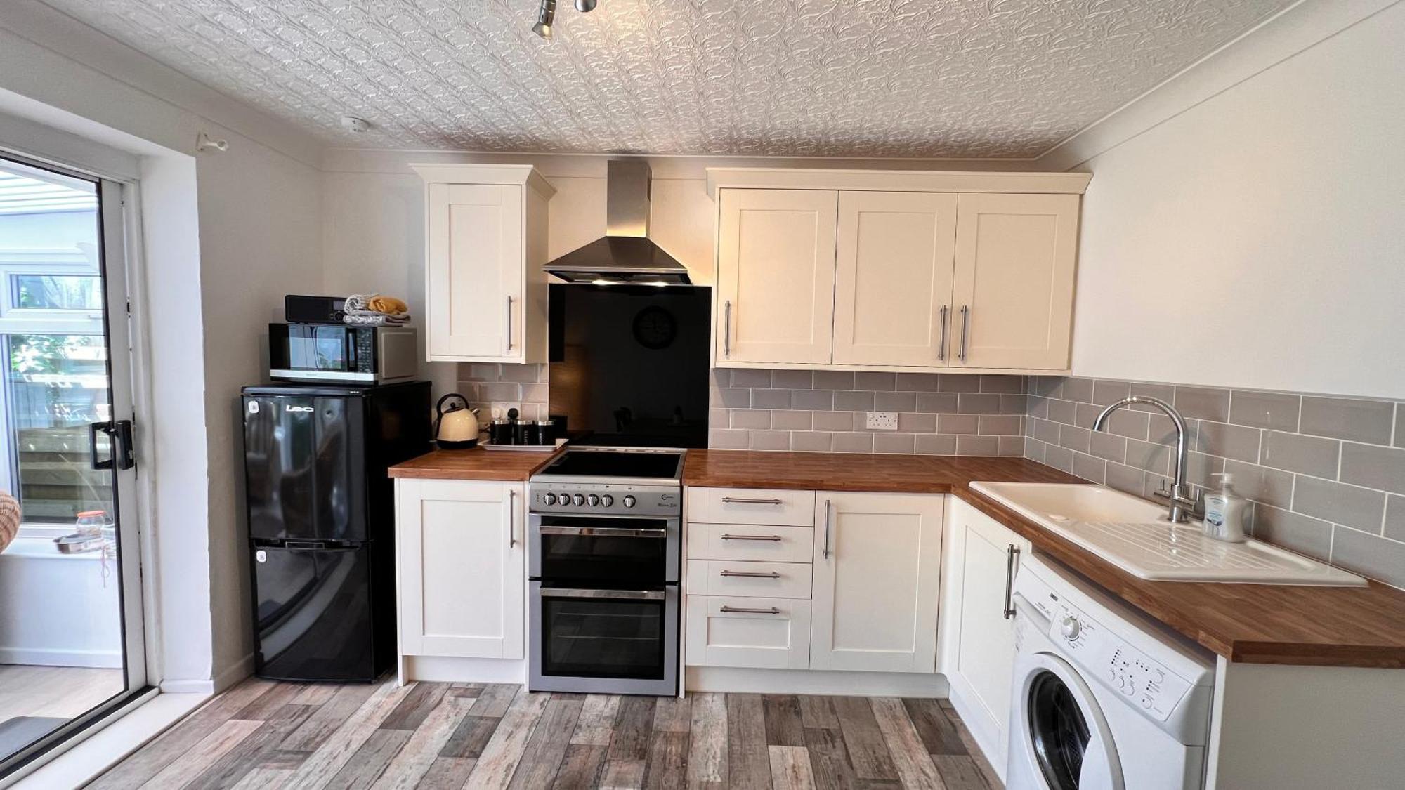 'blue Sky' 2 Bedroom Enclosed Garden Parking Wifi * Pentraeth